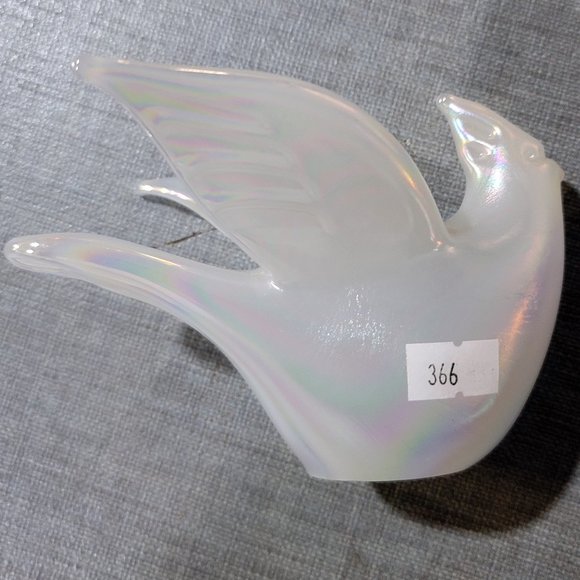 Vintage Silvestri Blown Glass Bird Figurine Iridescent Opalescent Paperweight - Picture 2 of 4